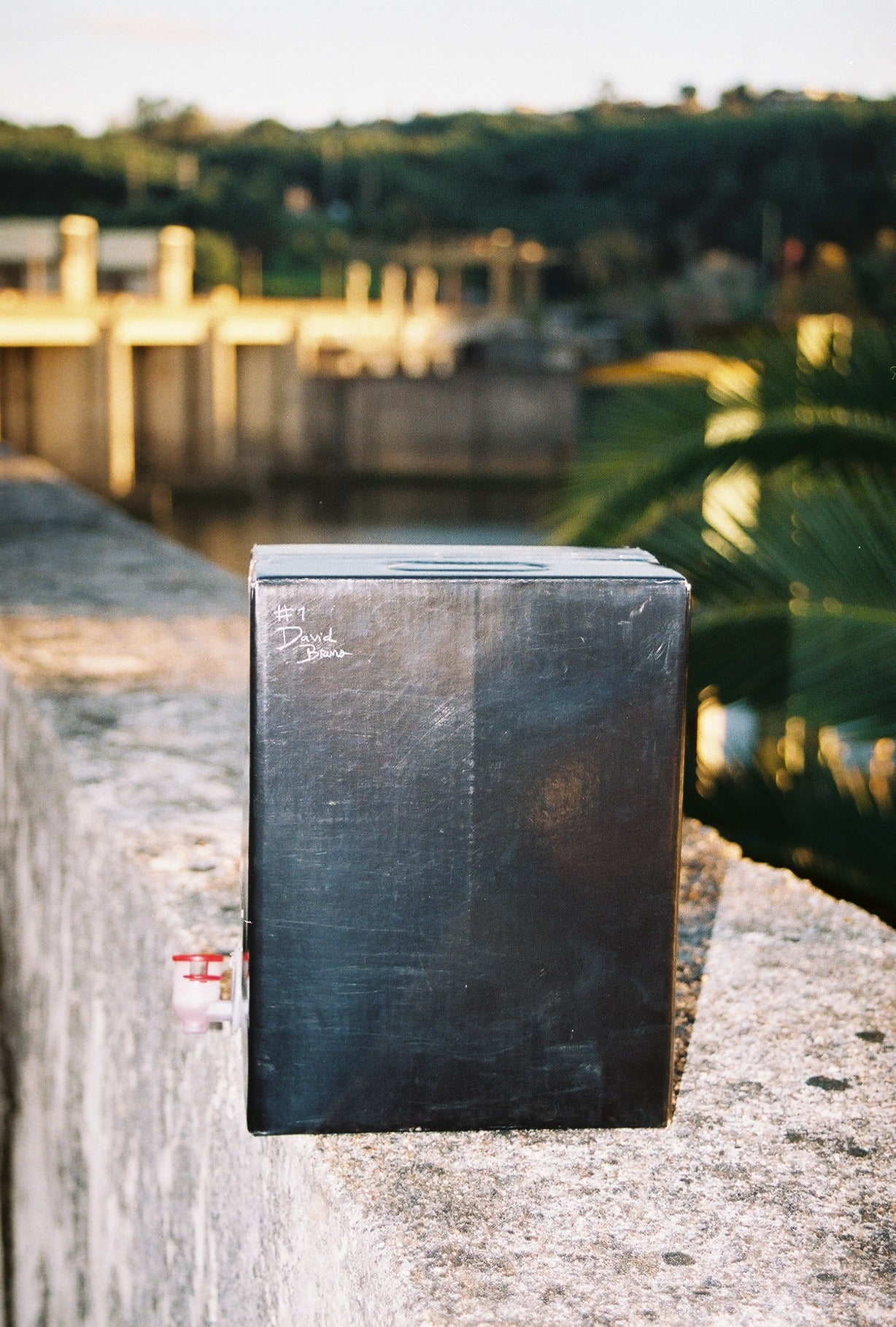 HUGO BOX V (Vinho tinto em box)